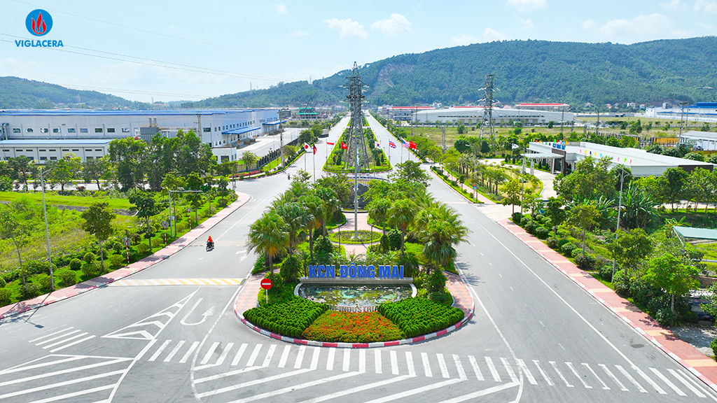 范明政pham Minh Chinh总理考察广宁quang Ninh省东梅dong Mai工业区及工人住宅投资項目 Viglaceraip 7912